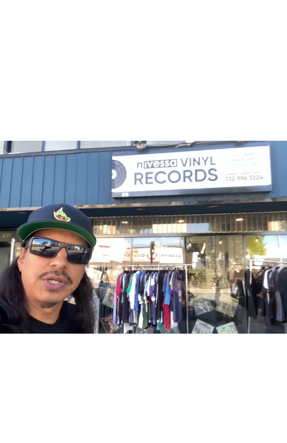 Whatnot Live auction with Goldnbrown new and used vinyl Livestream by