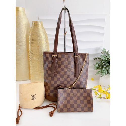 Cleaning and Conditioning Louis Vuitton Damier Ebene Marais Bucket Bag 