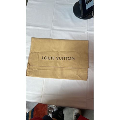 bagsbaazar - *LOUIS VUITTON* *ARTICLE NAME LV FAVORITE*♥ *12@ QUALITY*✓  *WITH LOUIS VUITTON CARD 💳🎴* *WITH LV DUST COVER* *DM FOR PRICE✌*  *SHIPPING EXTRA*
