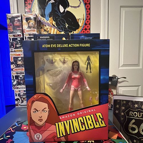 INVINCIBLE - Atom Eve (Bloody) - Action Figure