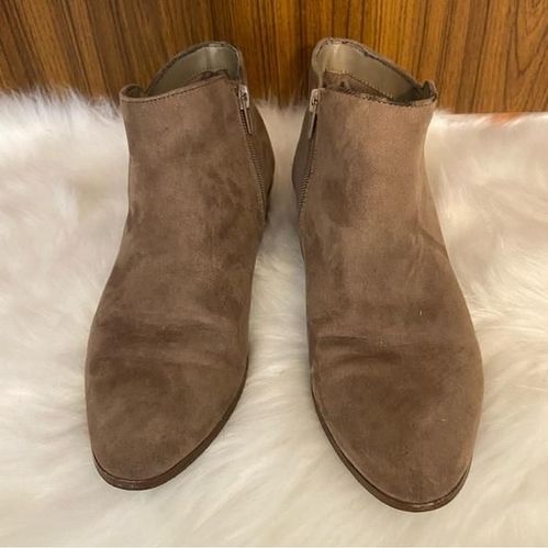 Sears women s tan coloured heeled booties in size 8