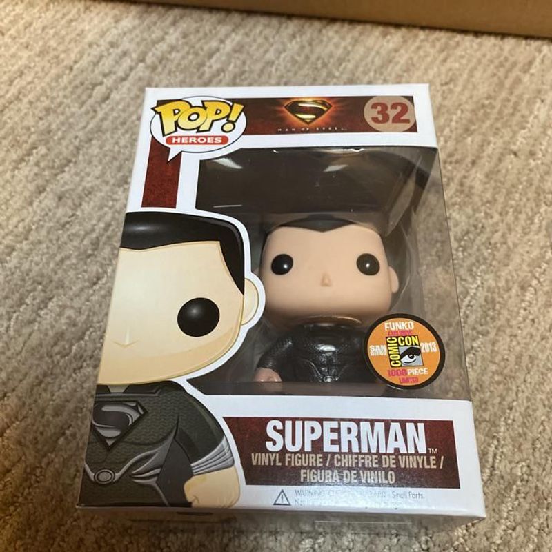 Superman (Man of Steel Black Suit)