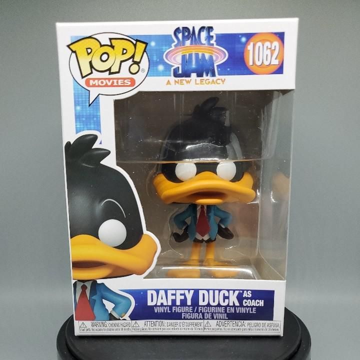 daffy duck as coach funko pop