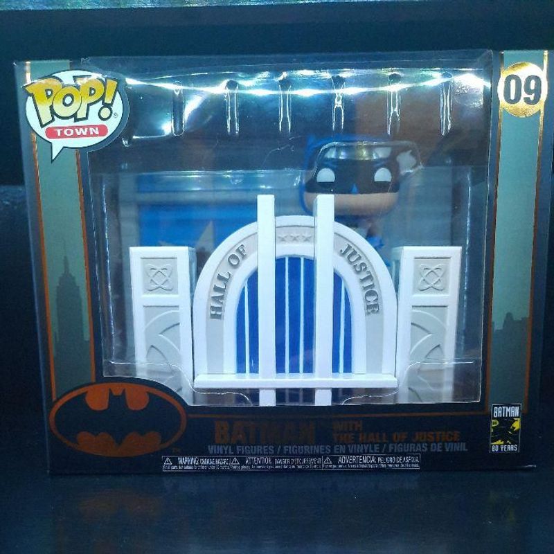  Batman with the Hall of Justice
