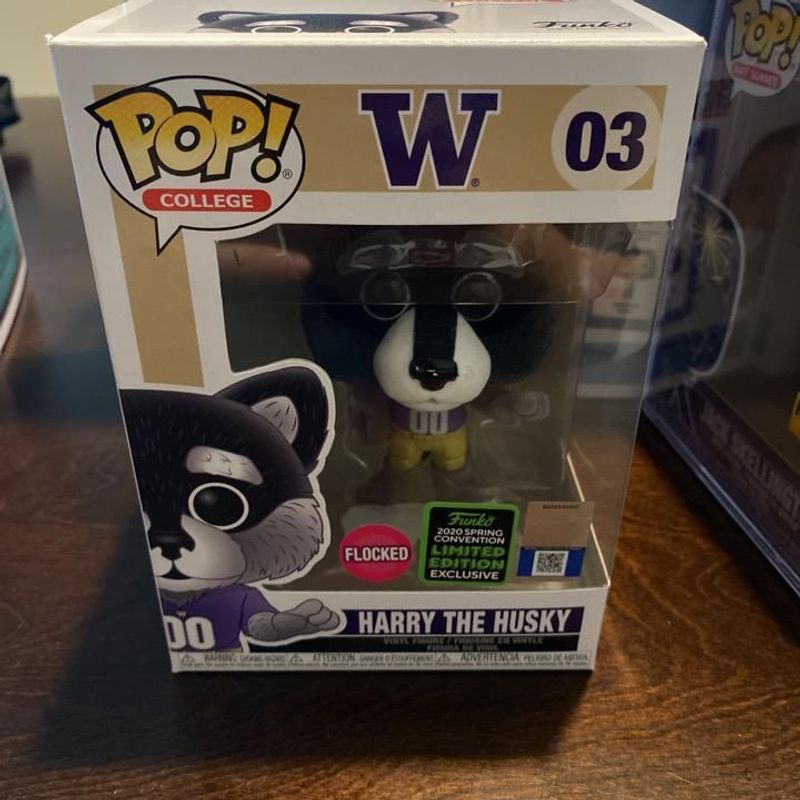 Harry the Husky (Flocked) [Spring Convention]