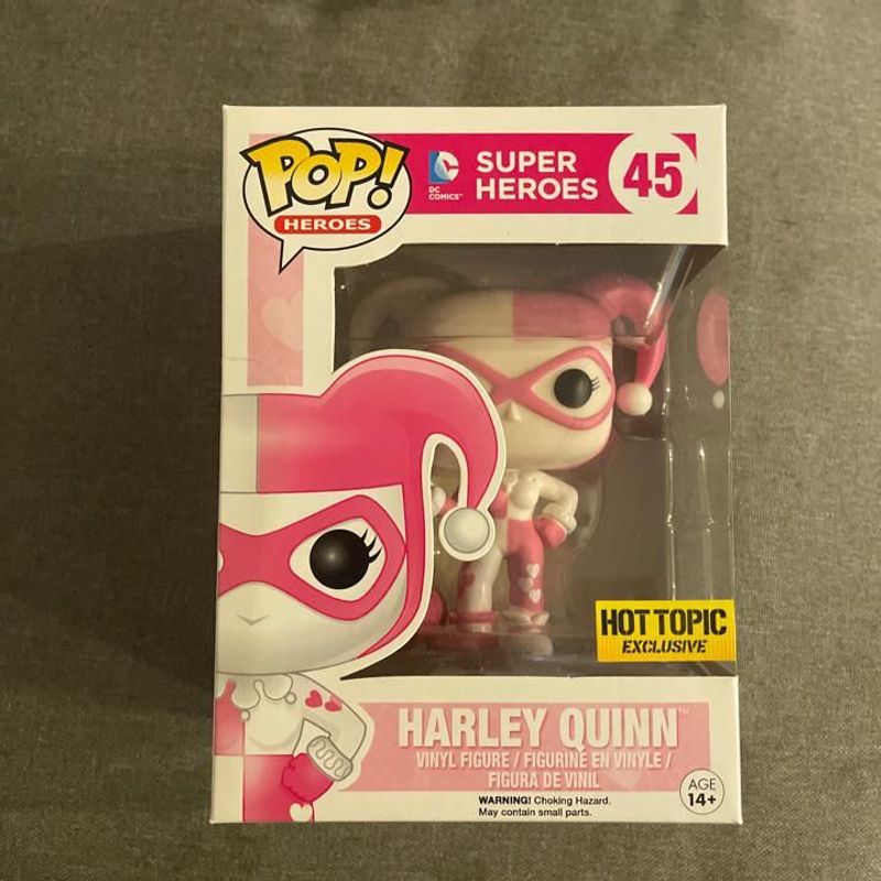 Harley Quinn with Mallet (Pink Hearts)