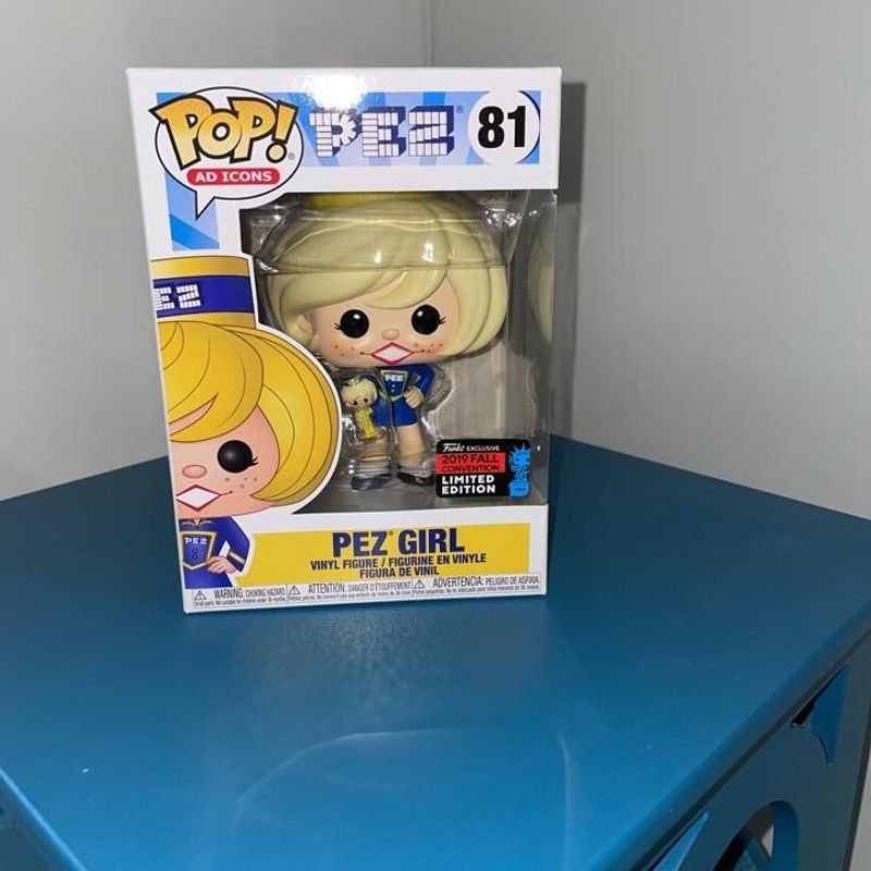 PEZ Girl (Blonde) [Fall Convention]