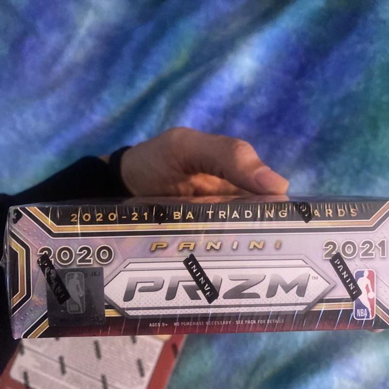2020-21 Panini Prizm Basketball Retail Box (24 Packs)