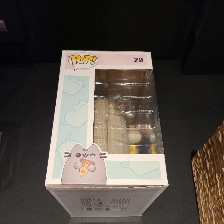 pusheen with pizza funko pop