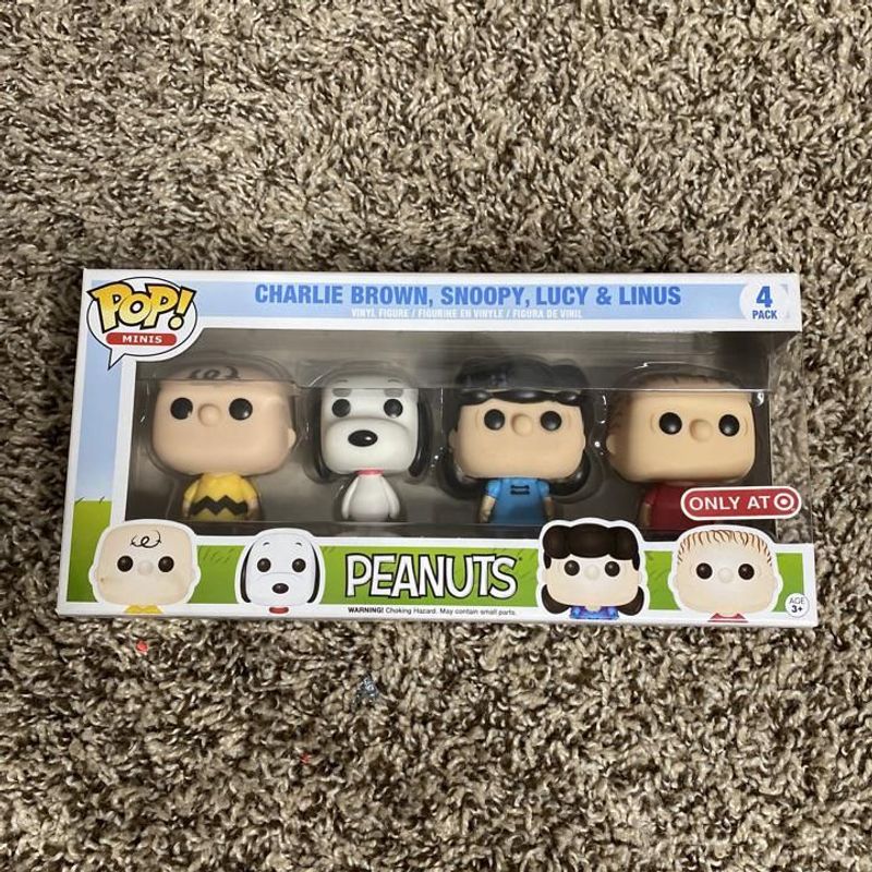 Peanuts (Charlie Brown, Snoopy, Lucy, & Linus)