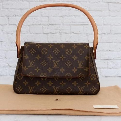 Louis Vuitton Authenticated Looping Handbag