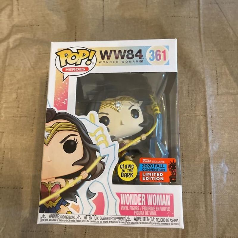 Wonder Woman (Glow in the Dark) [Fall Convention]