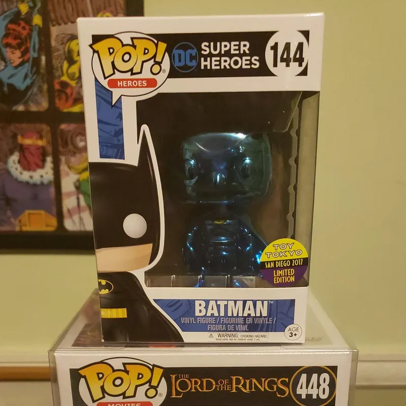 Funko pop batman blue hot sale chrome