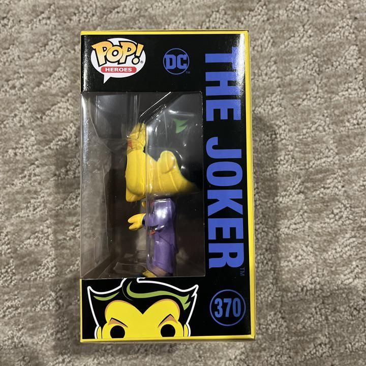 The Joker (Black Light Glow) Funko Pop 