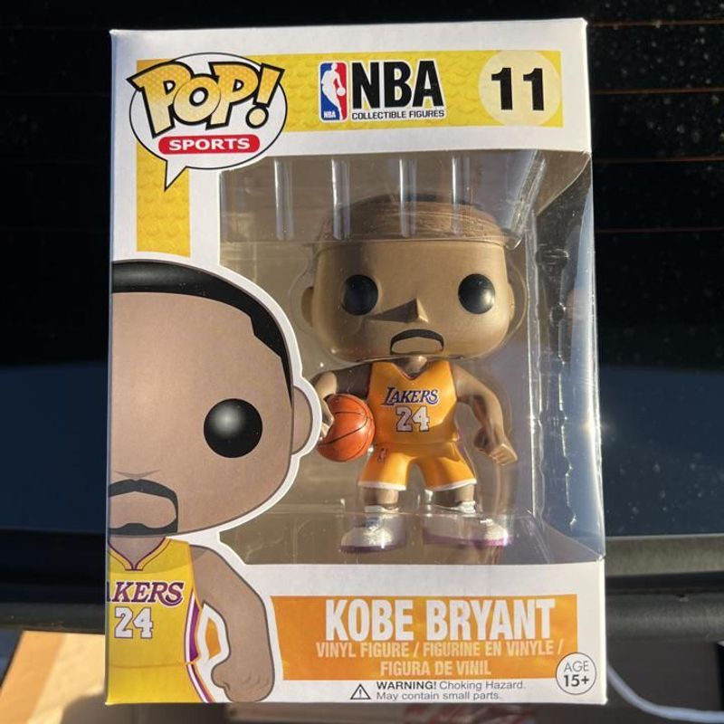 Kobe Bryant (Gold - No. 24 Jersey)