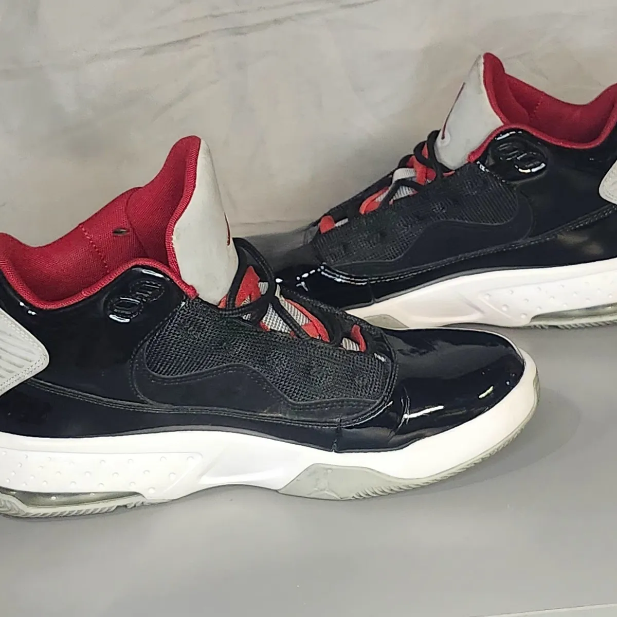 jordan max aura 2 low