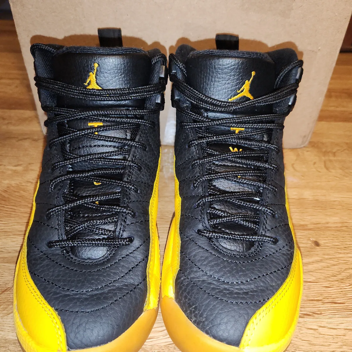 air jordan 12 university gold size 12