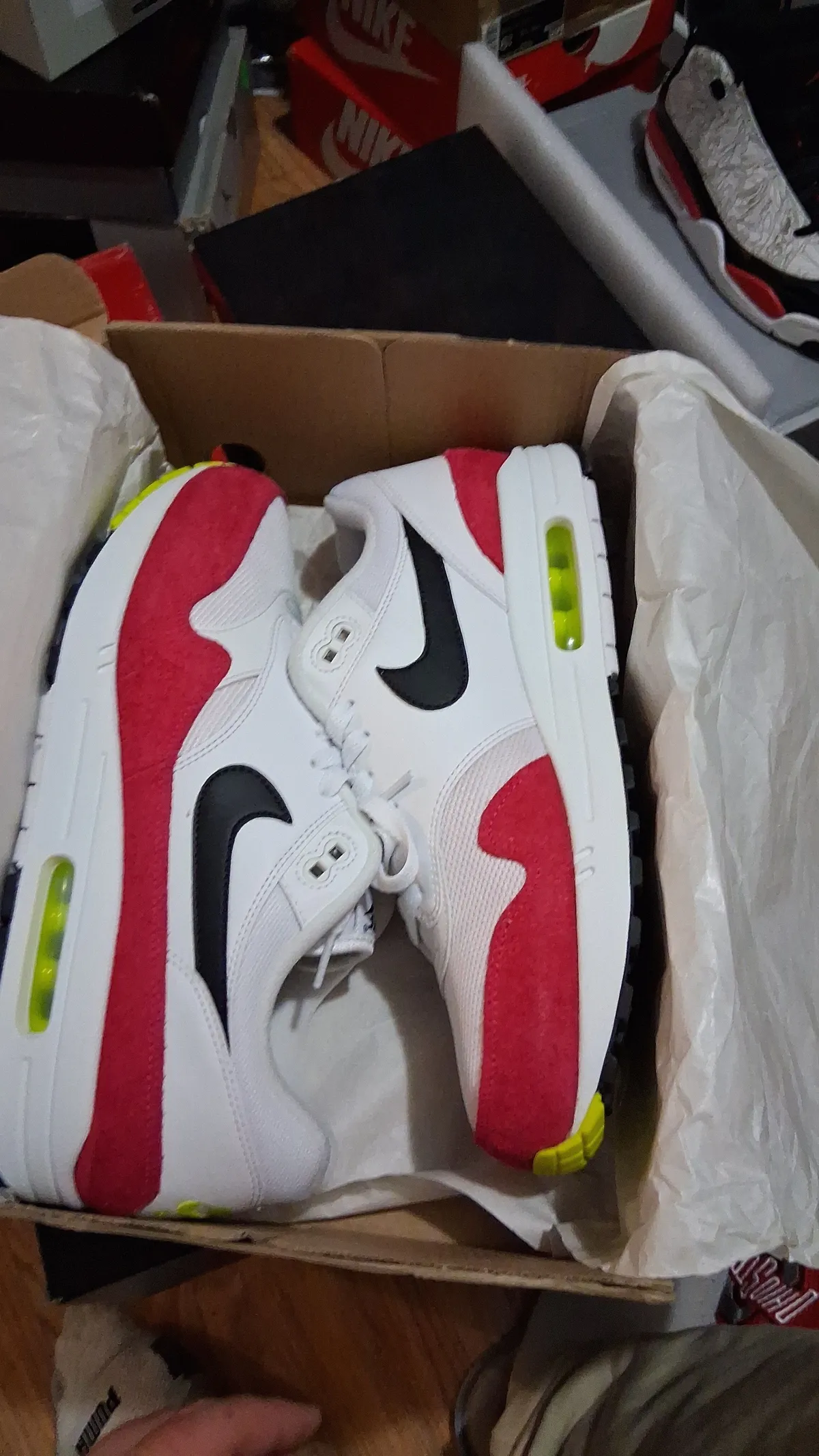 air max 1 trainers white black volt rush pink