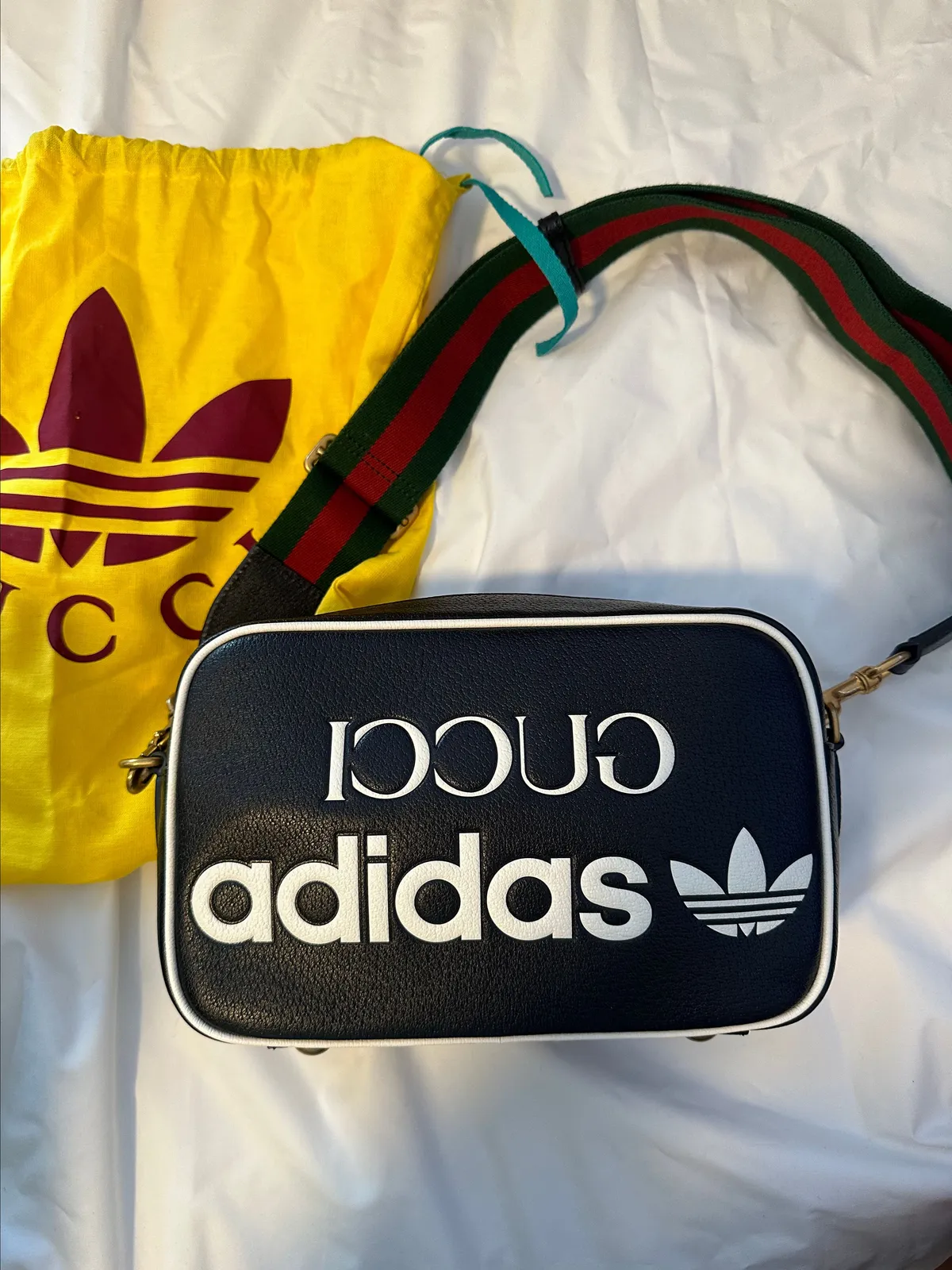 Gucci x Adidas Small Shoulder Bag Brand New · Whatnot Acheter