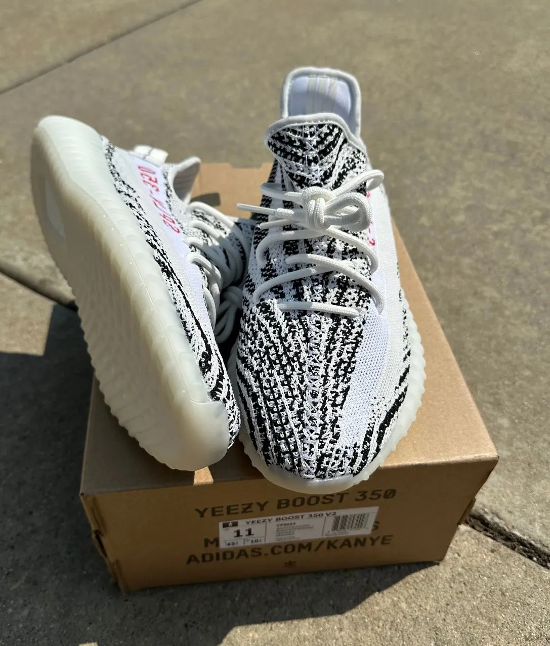 Adidas Yeezy Boost 35 V2 Zebra Blue Tint V2 Sesame Yeezy Lundmark