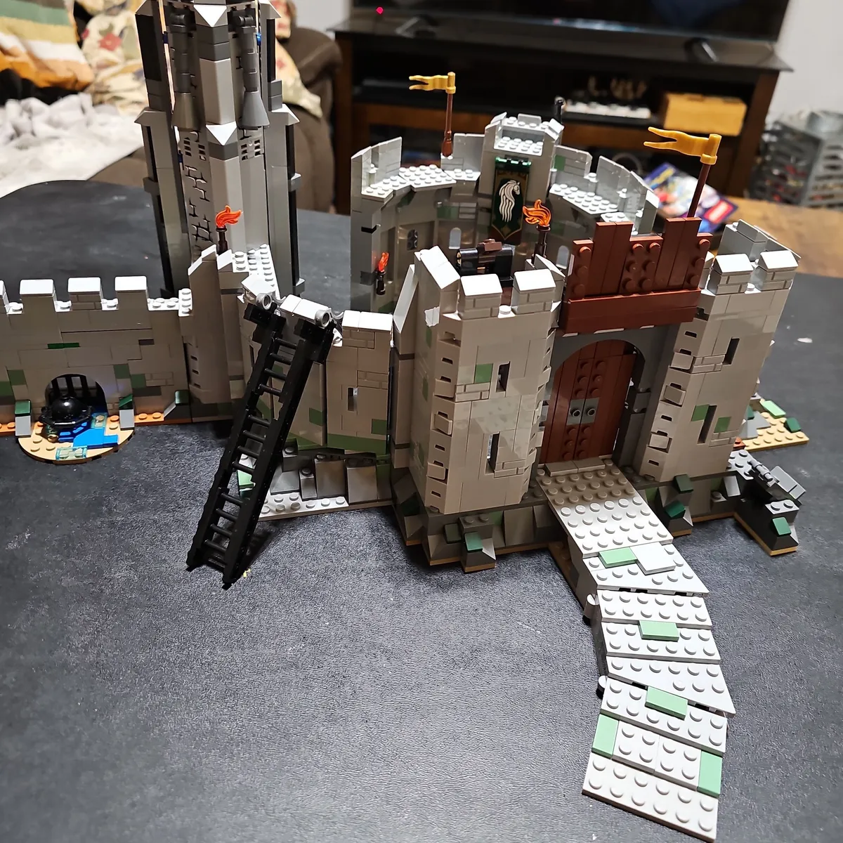 Lego Helm's Deep, a few substitute · Whatnot: Shop, Sell