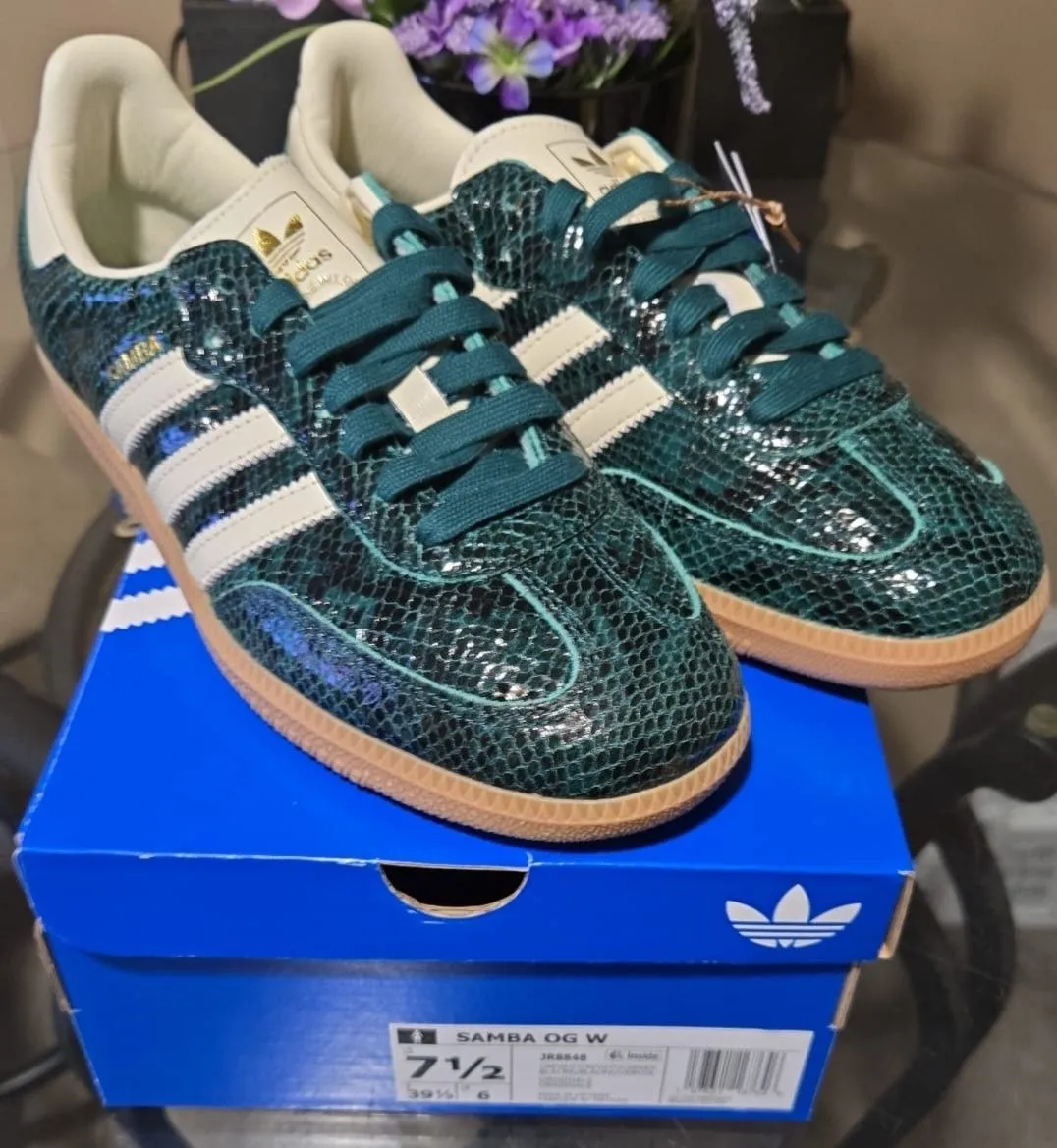 adidas gazelle silver green womens Women's Originals Superstar 