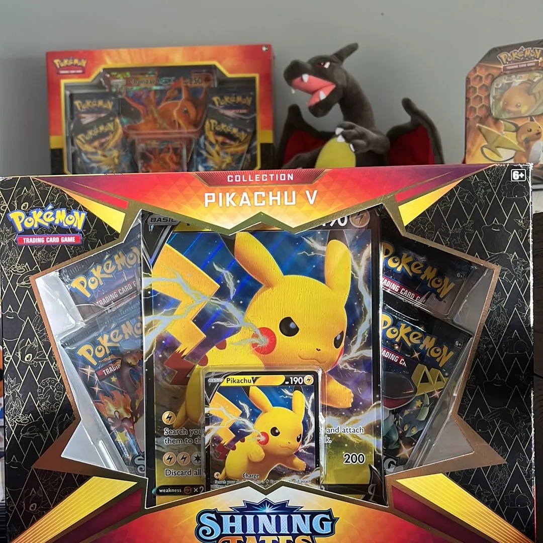 pokemon trading card game shining fates pikachu box Pokémon Shining Fates Elite Trainer Box Sealed main image 1