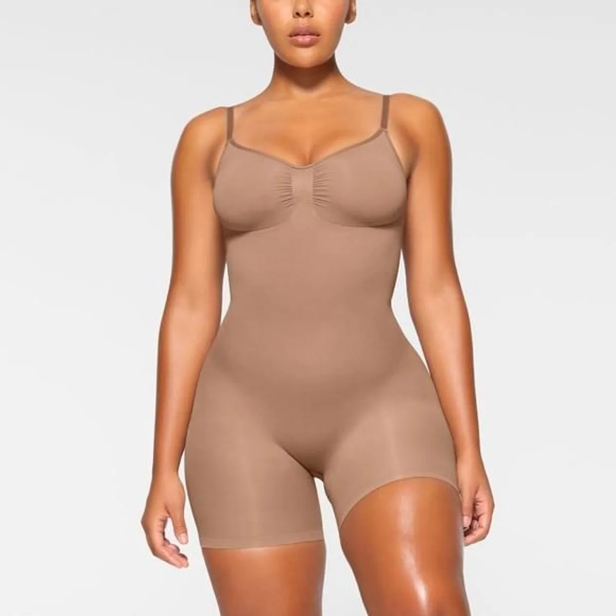 SKIMS SEAMLESS SCULPT MID THIGH BODYSUIT COLOR:UMBER · Whatnot: Buy, Sell &  Go Live