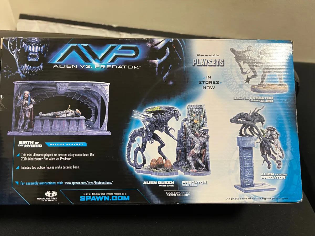 Alien vs Predator - Birth of the Hybrid Deluxe Boxed Set