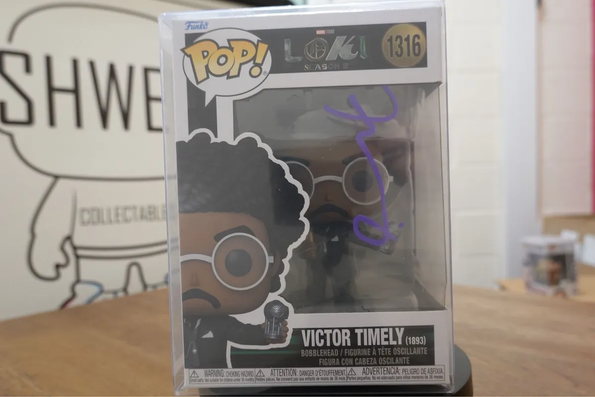 FUNKO POP ロキ 直筆サイン Funko Pop! Marvel Loki Victor Timely #1316 Autographed with