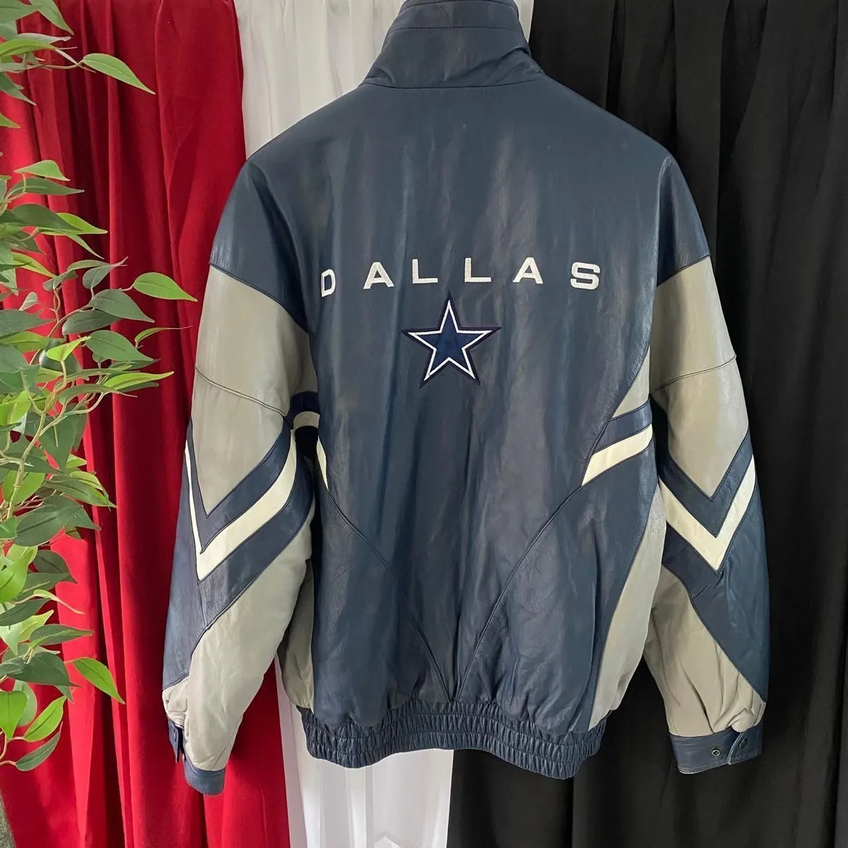 VINTAGE PRO PLAYER DALLAS COWBOYS FULL ZIP LEATHER JACKET