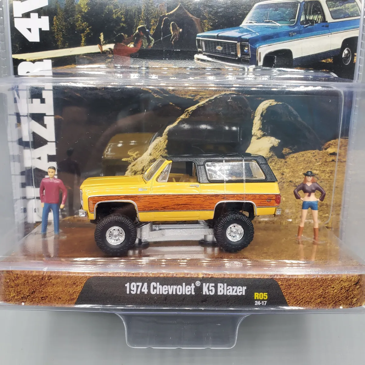 M2 Machines Diorama Series Yellow 1974 Chevrolet K5 Blazer