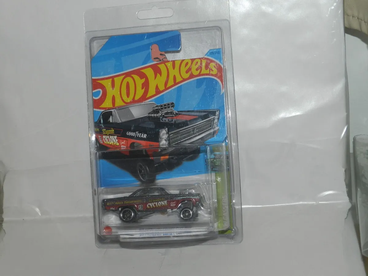 Hot Wheels 1965 Mercury Comet Cyclone Super Treasure Hunt