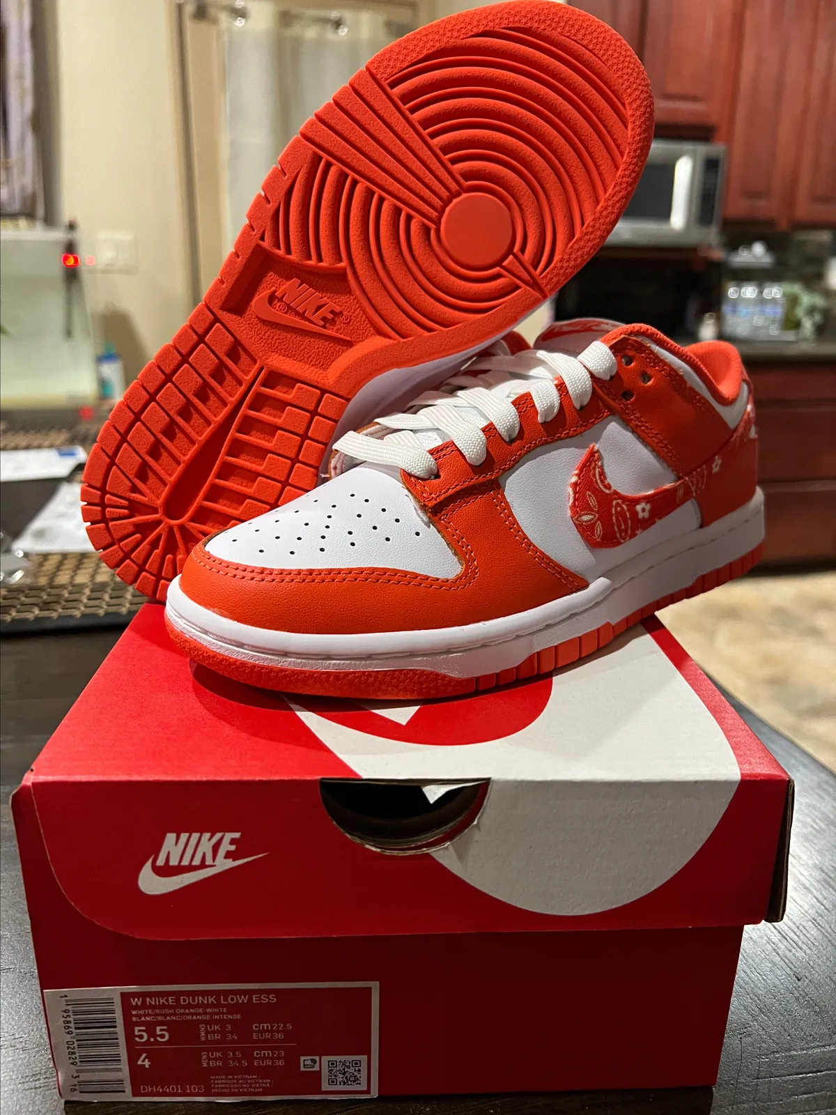 Ds Nike WMNS Dunk Low ESS Orange Paisley DH4401-103 w5.5/4m w snkrs Receipt  · Whatnot: Buy, Sell & Go Live