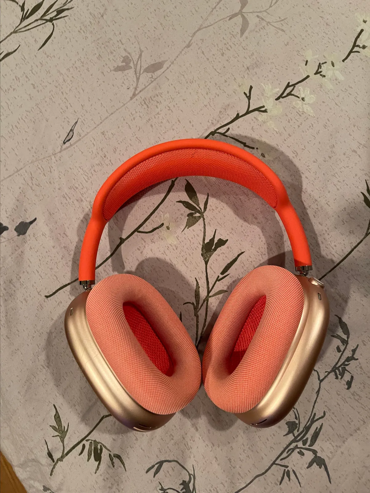 Apple AirPods Max (Pink). Serial number: H0YFG21GP3WF