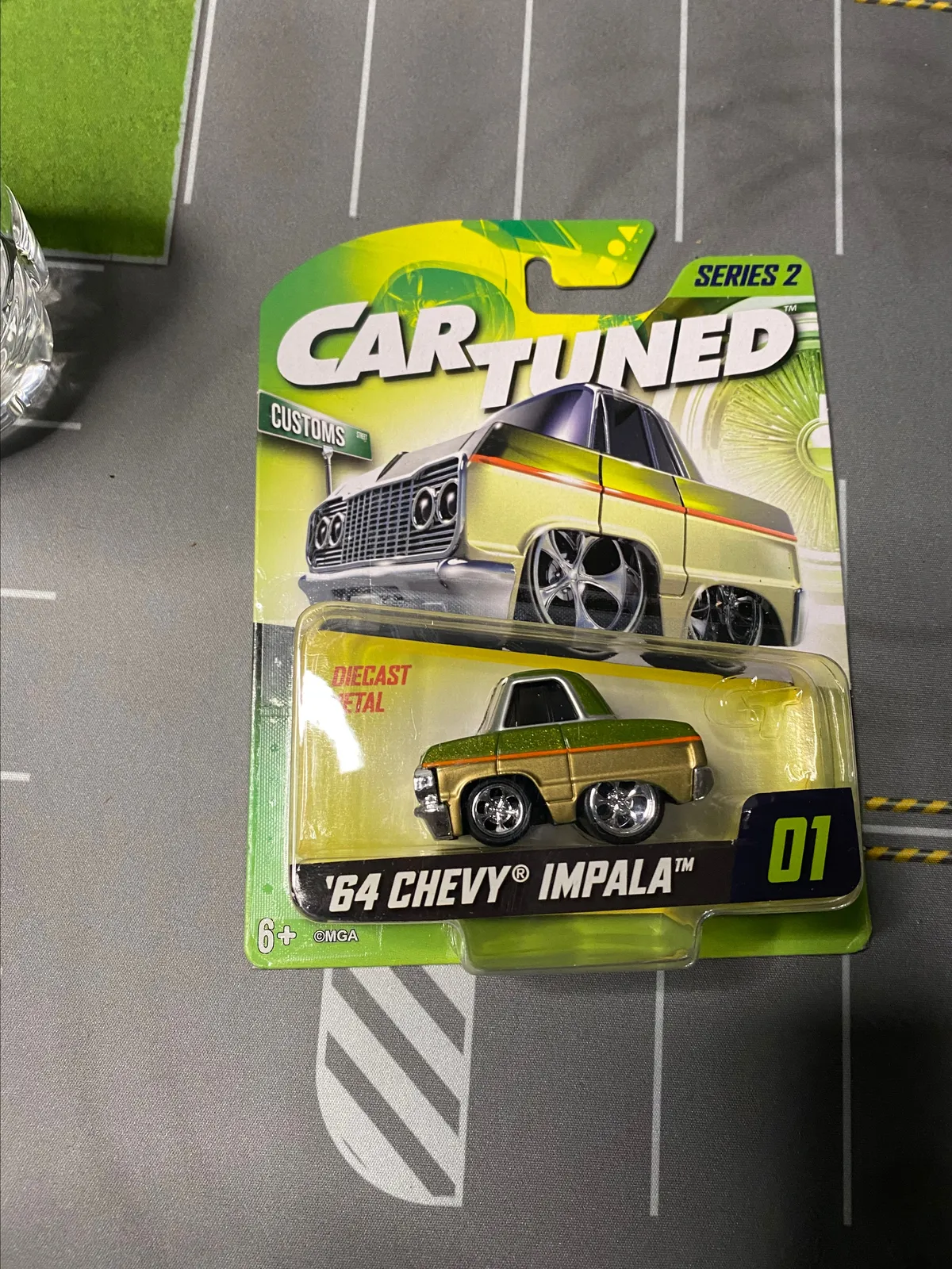ミニカー CAR TUNED SERIES2 MGA ENTERTAINMENT 2024 CAR TUNED SERIES 2 COMPLETE SET OF 8