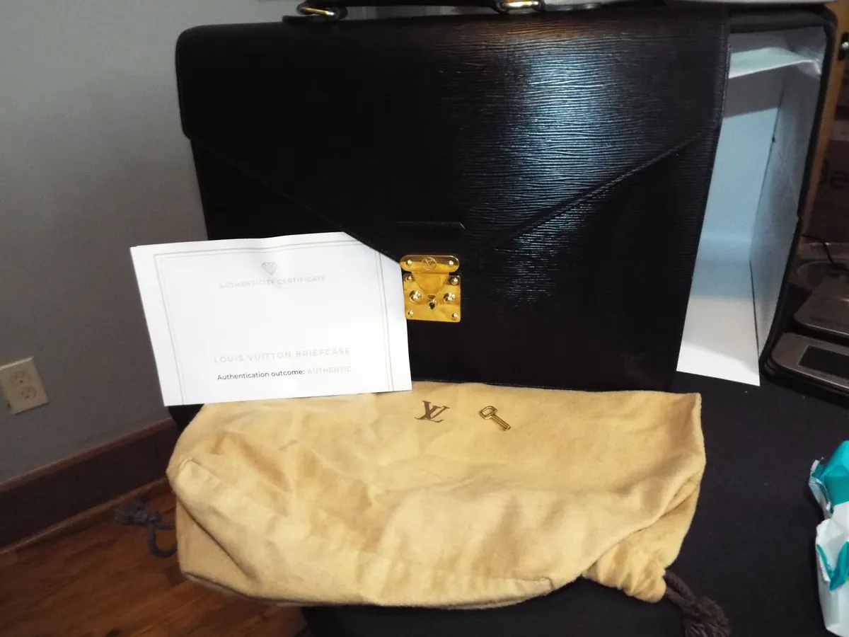 Louis Vuitton 1989 Vintage Black EPI Serviette Ambassadeur