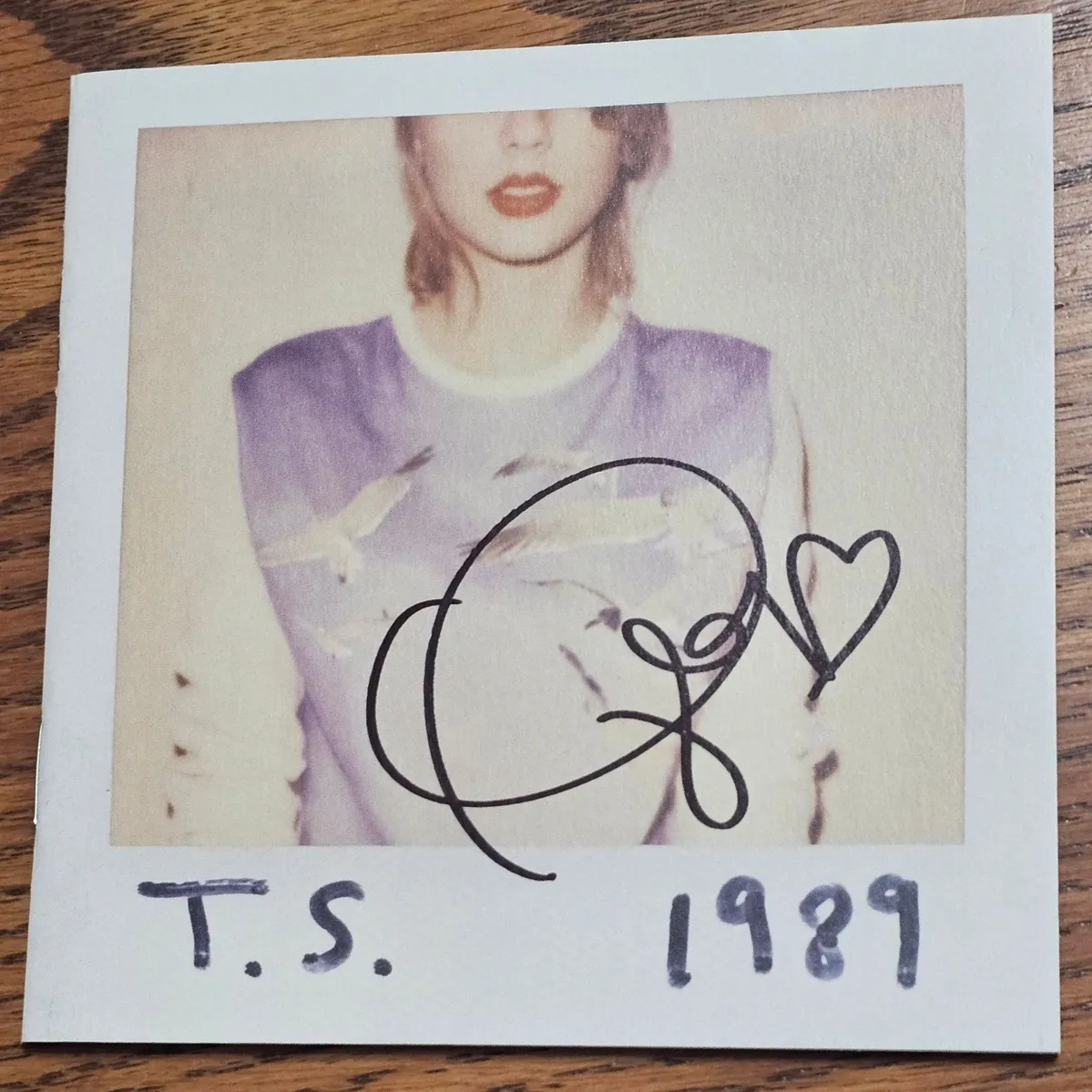 Taylor Swift signed 1989 CD booklet · Whatnot: Shop, Sell, Connect
