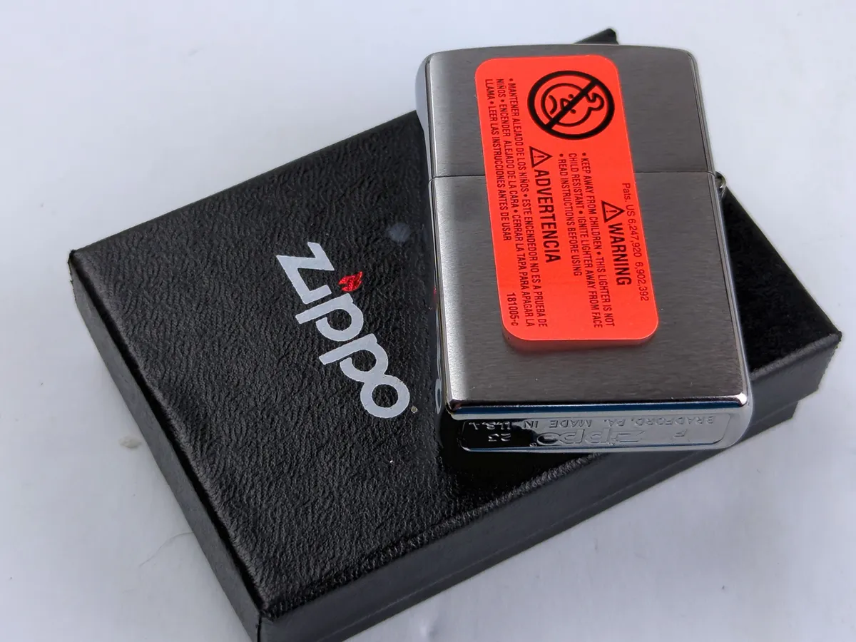 ZIPPO Windproof BRUSHED CHROME Lighter with Antique Silver