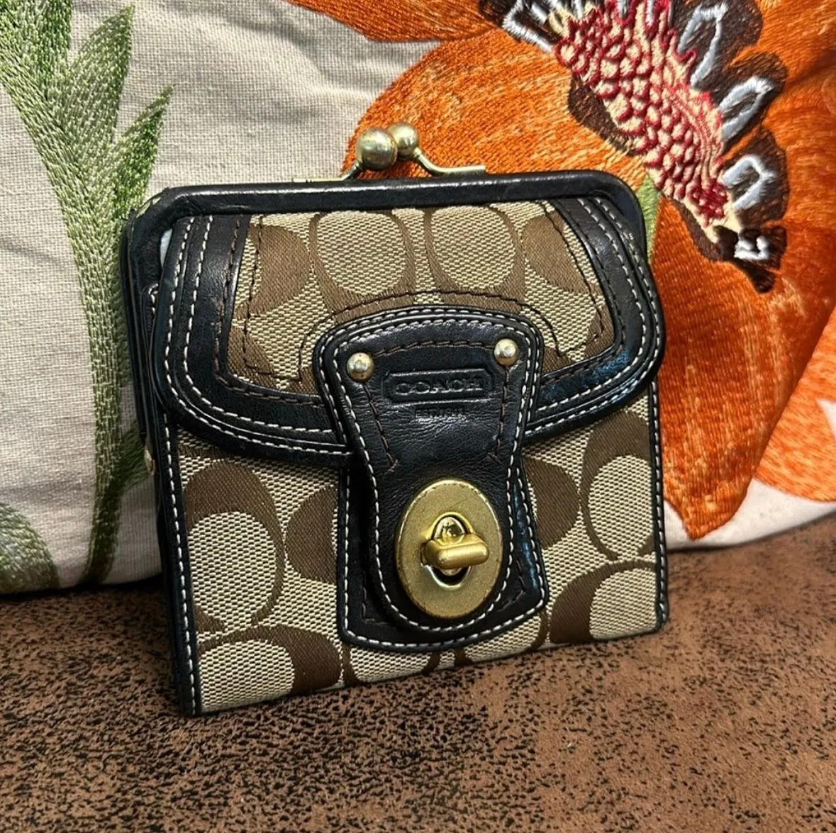Coach Legacy Turn Lock Wallet Signature Coach Legacy Turnlock Long