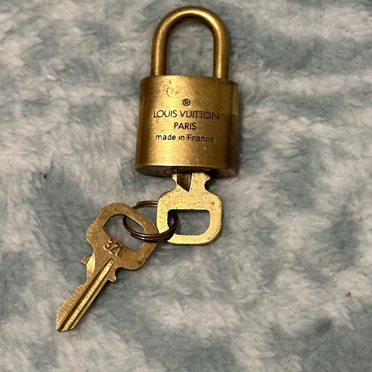 Louis Vuitton deals Lock and Key #321 Gold Brass