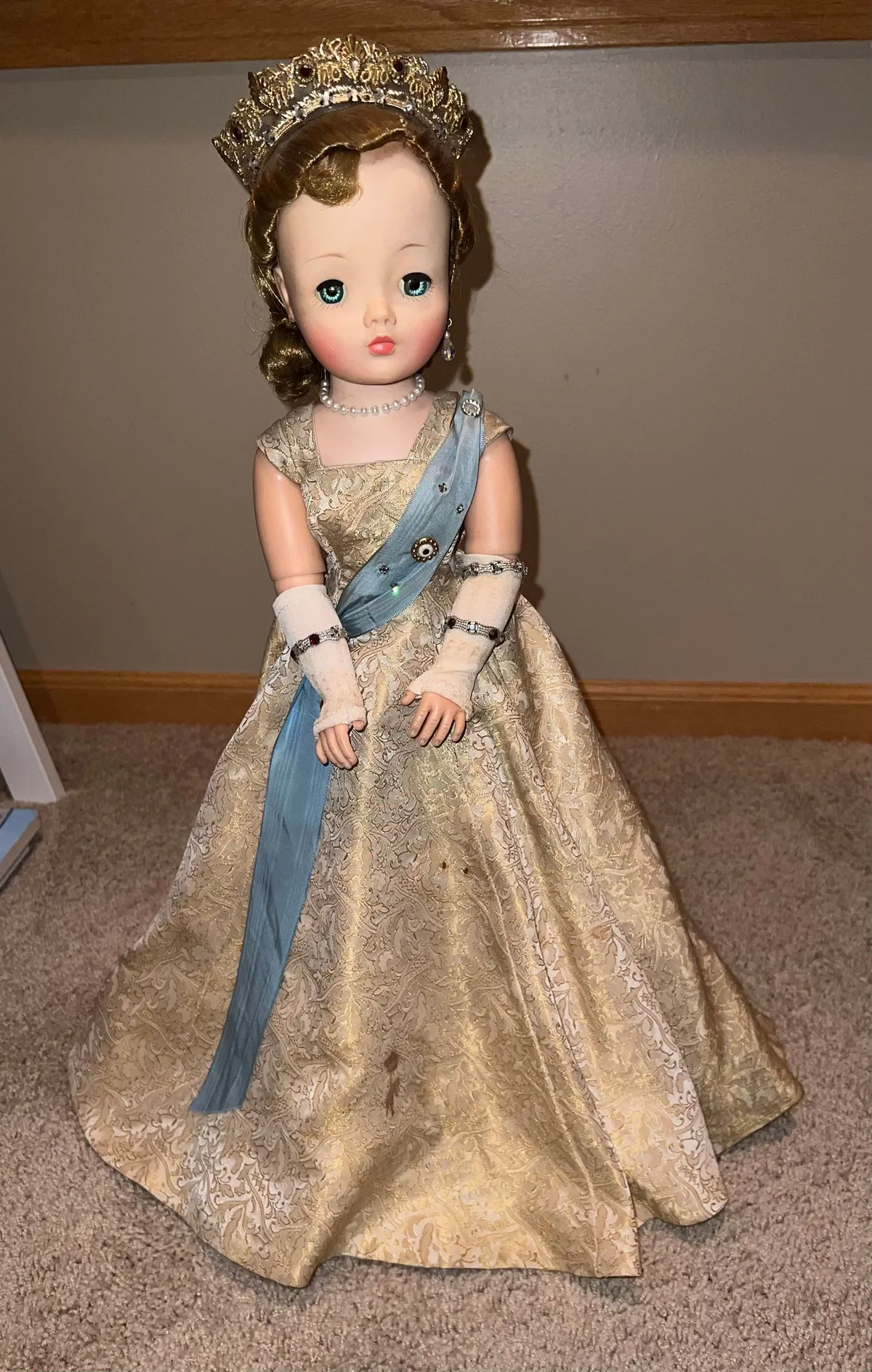 マダム アレクサンダー クイーン エリザベス #597 SLW (1954) Madame Alexander Dolls | Queen Elizabeth I & Queen Elizabeth
