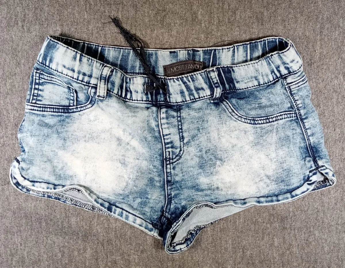 Women's Almost Famous Jean Shorts Size Large Light Wash Cutoff Daisy ...