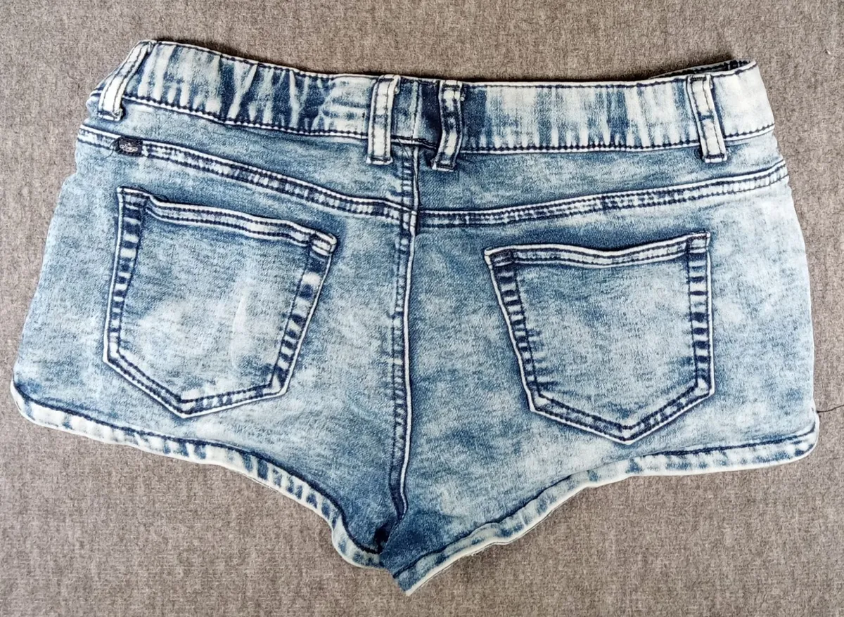 Women's Almost Famous Jean Shorts Size Large Light Wash Cutoff Daisy ...