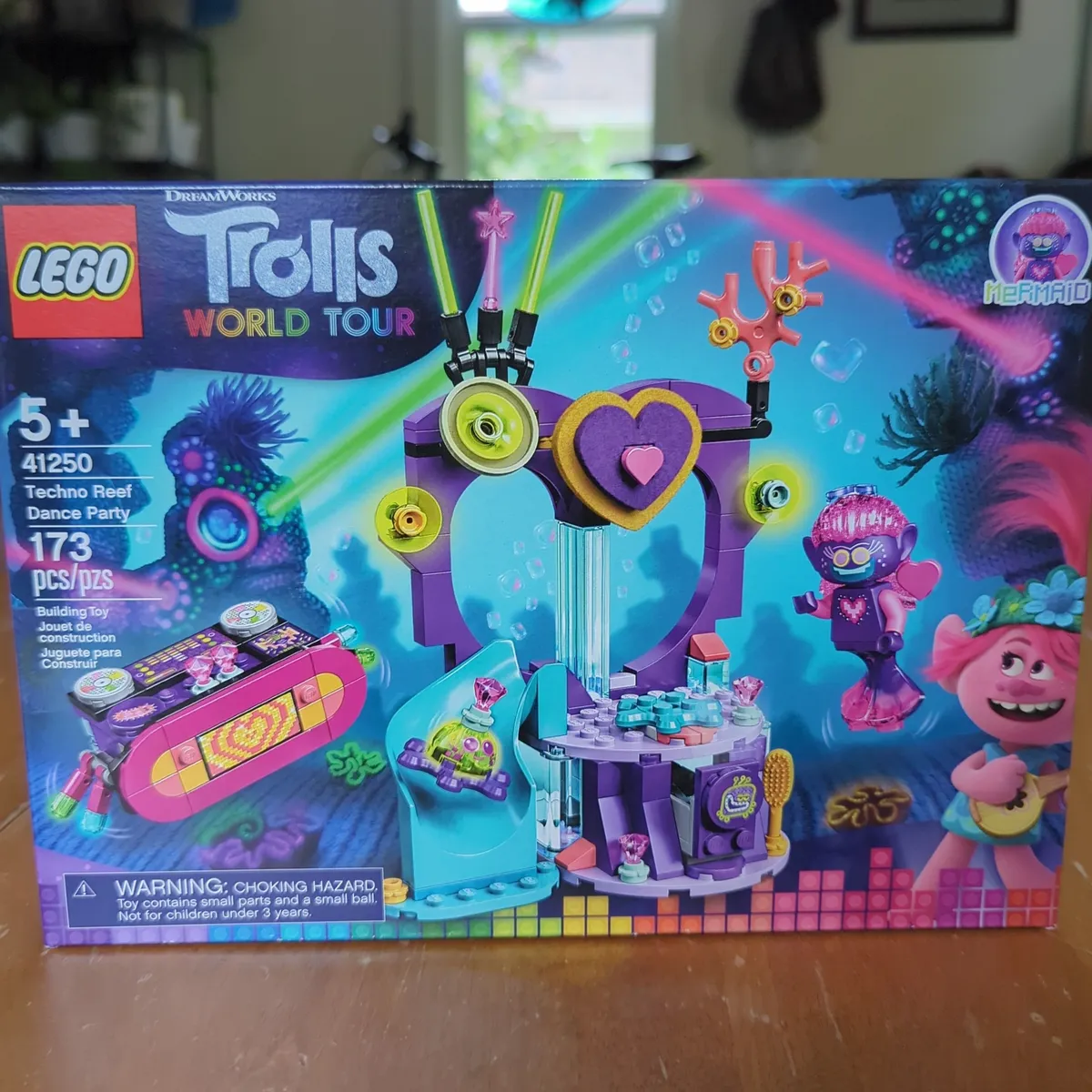 lego-trolls-techno-reef-dance-party-set-41250-retired-set-whatnot