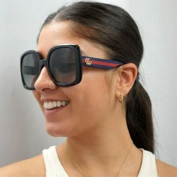 GUCCI スクエアフレムオハサイスサンクラス GG0713S 001 NEW Gucci GG0713S 001 Black Gray Oversized Gradient Women