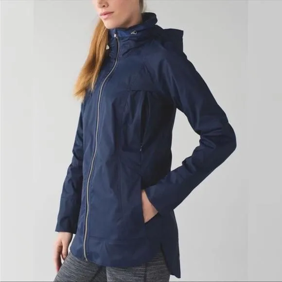 Navy top Lululemon Raincoat