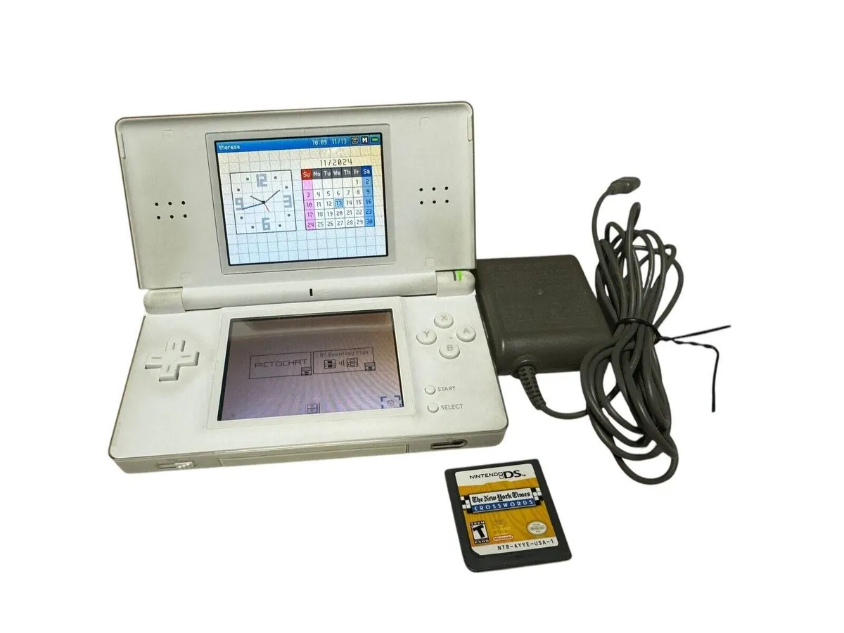 Nintendo DS Lite Polar White Handheld System outlet with Stylus and charger