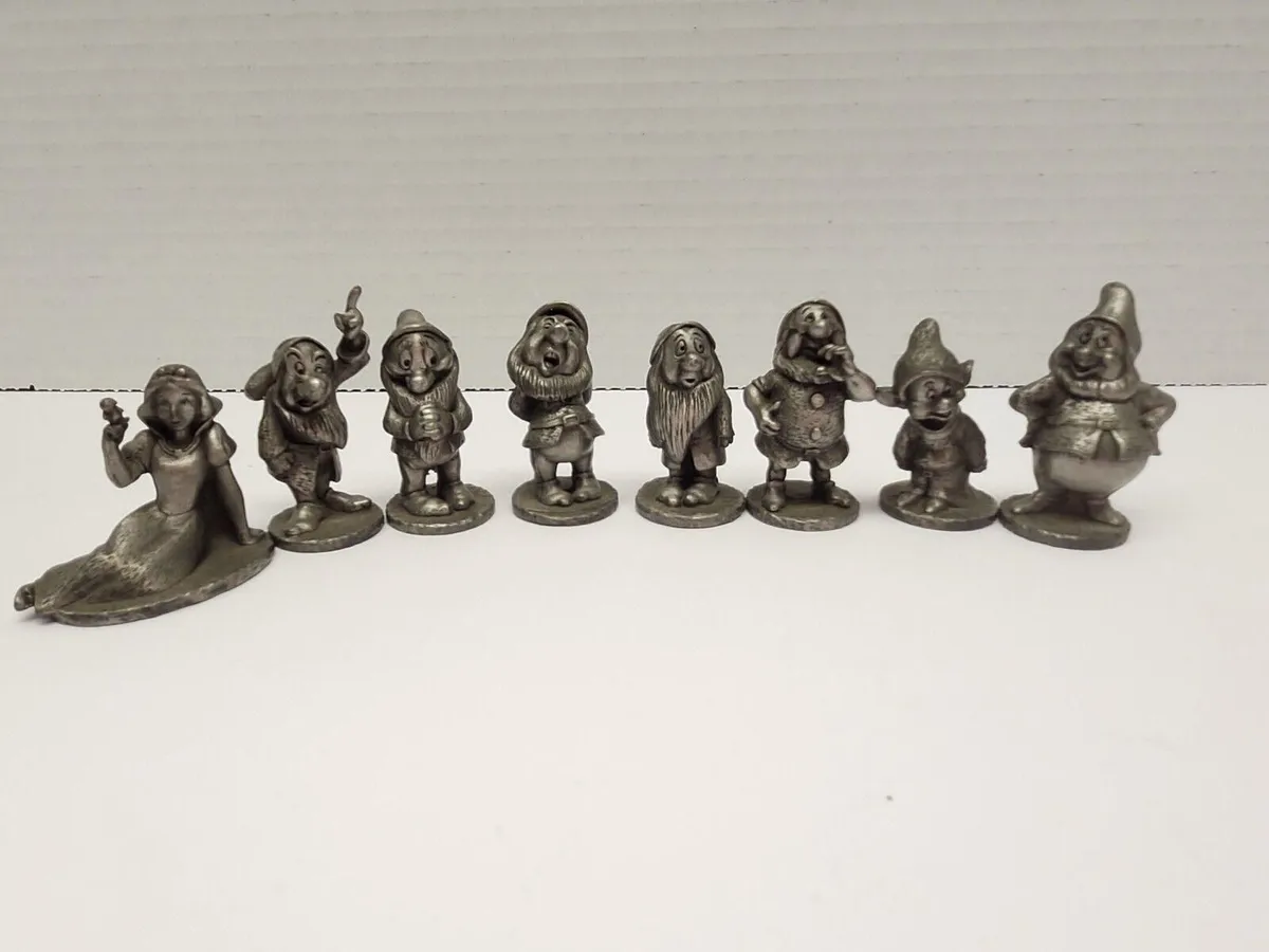 Disneys Snow White and 7 dwarfs (Pewter) popular