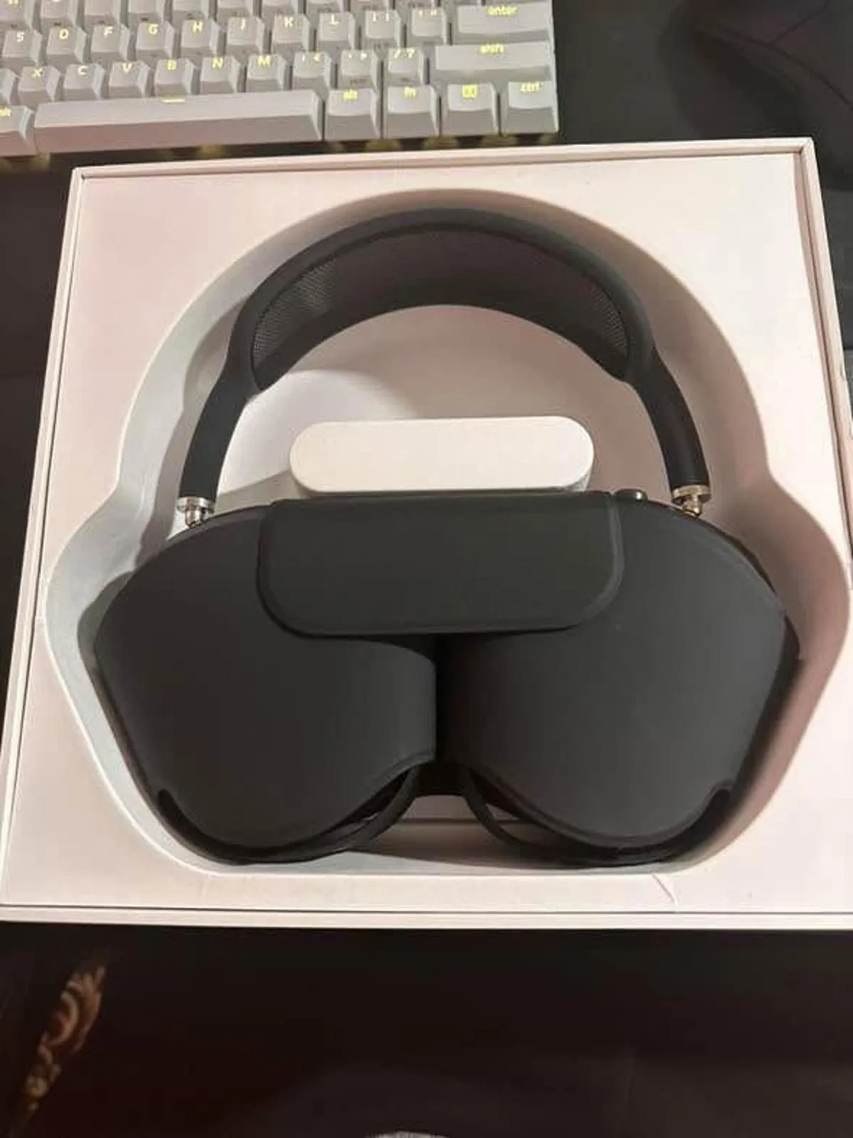 Apple AirPod Max - Midnight🌑| Model A3184 · Whatnot: Shop, Sell